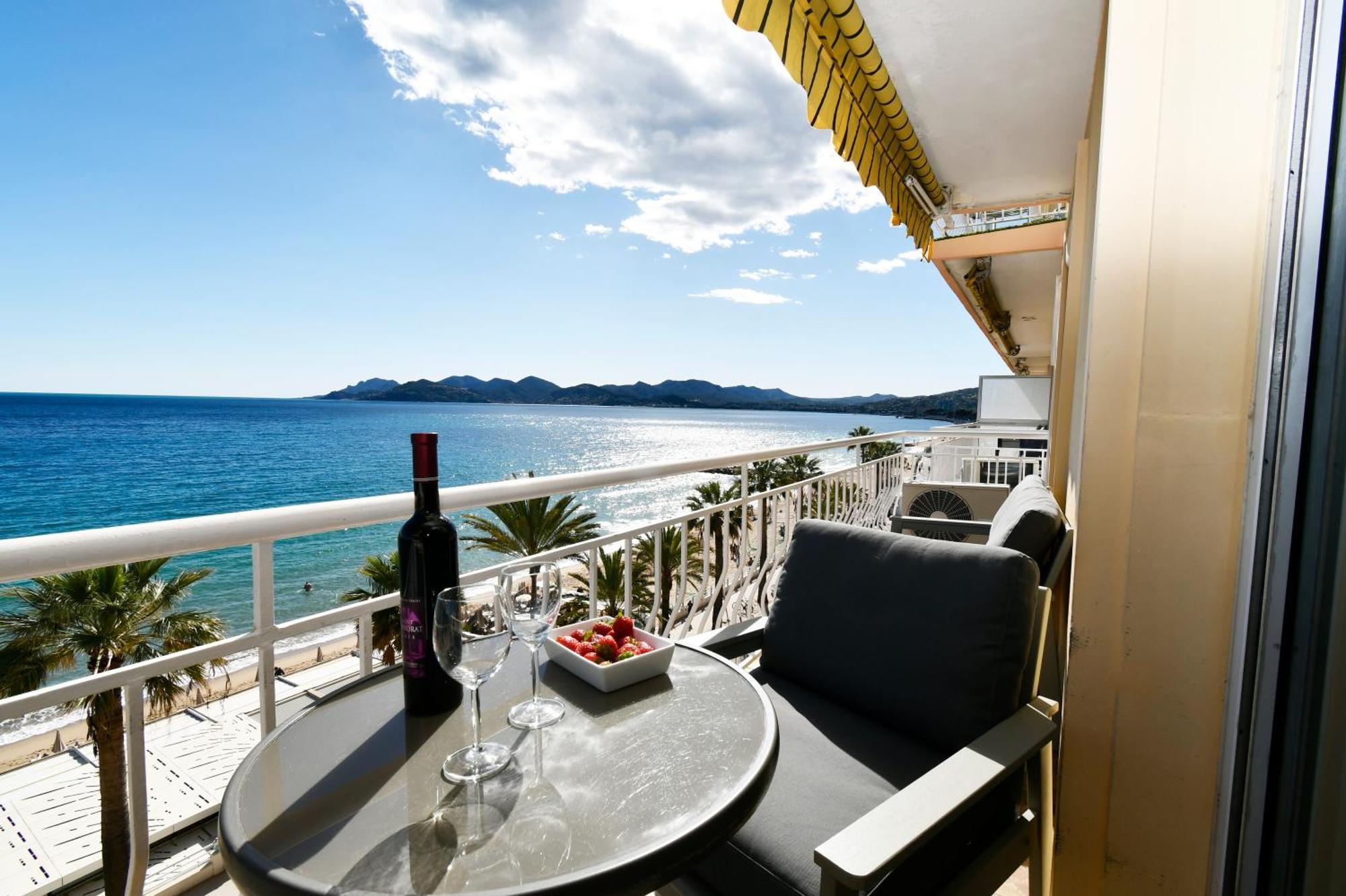 Plage Du Midi- Vue Sur Mer Standing Presta Cannes Esterno foto